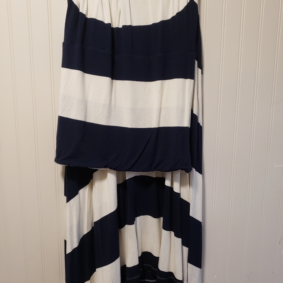 Maxi dress - Picture 2 of 3